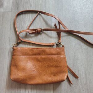 Shiraleah Chicago Women's Leather Crossbody Bag With Adjustable Strap & Paisley
